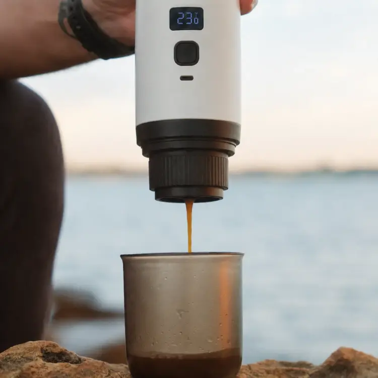 Montresso prijenosni espresso aparat za čist i autentičan okus kave